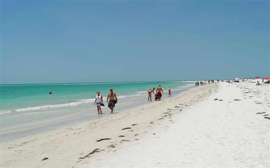 1 BENJAMIN FRANKLIN DRIVE, SARASOTA, Florida 34236, 2 Bedrooms Bedrooms, 5 Rooms Rooms,2 BathroomsBathrooms,Residential,For sale,BENJAMIN FRANKLIN,A4207387