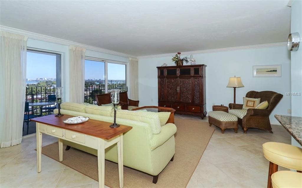 1 BENJAMIN FRANKLIN DRIVE, SARASOTA, Florida 34236, 2 Bedrooms Bedrooms, 5 Rooms Rooms,2 BathroomsBathrooms,Residential,For sale,BENJAMIN FRANKLIN,A4207387