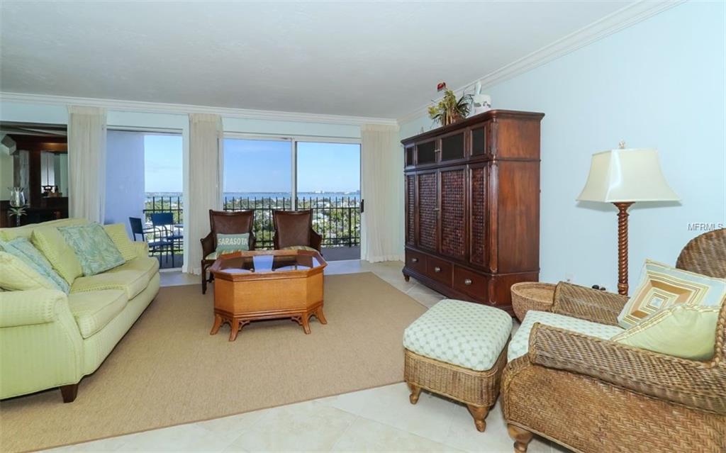 1 BENJAMIN FRANKLIN DRIVE, SARASOTA, Florida 34236, 2 Bedrooms Bedrooms, 5 Rooms Rooms,2 BathroomsBathrooms,Residential,For sale,BENJAMIN FRANKLIN,A4207387