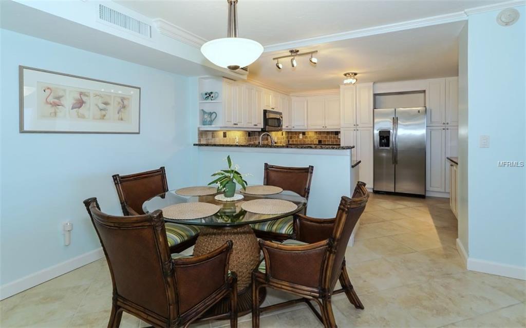 1 BENJAMIN FRANKLIN DRIVE, SARASOTA, Florida 34236, 2 Bedrooms Bedrooms, 5 Rooms Rooms,2 BathroomsBathrooms,Residential,For sale,BENJAMIN FRANKLIN,A4207387