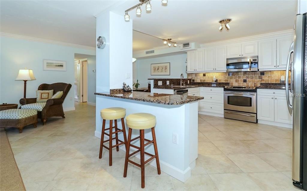 1 BENJAMIN FRANKLIN DRIVE, SARASOTA, Florida 34236, 2 Bedrooms Bedrooms, 5 Rooms Rooms,2 BathroomsBathrooms,Residential,For sale,BENJAMIN FRANKLIN,A4207387