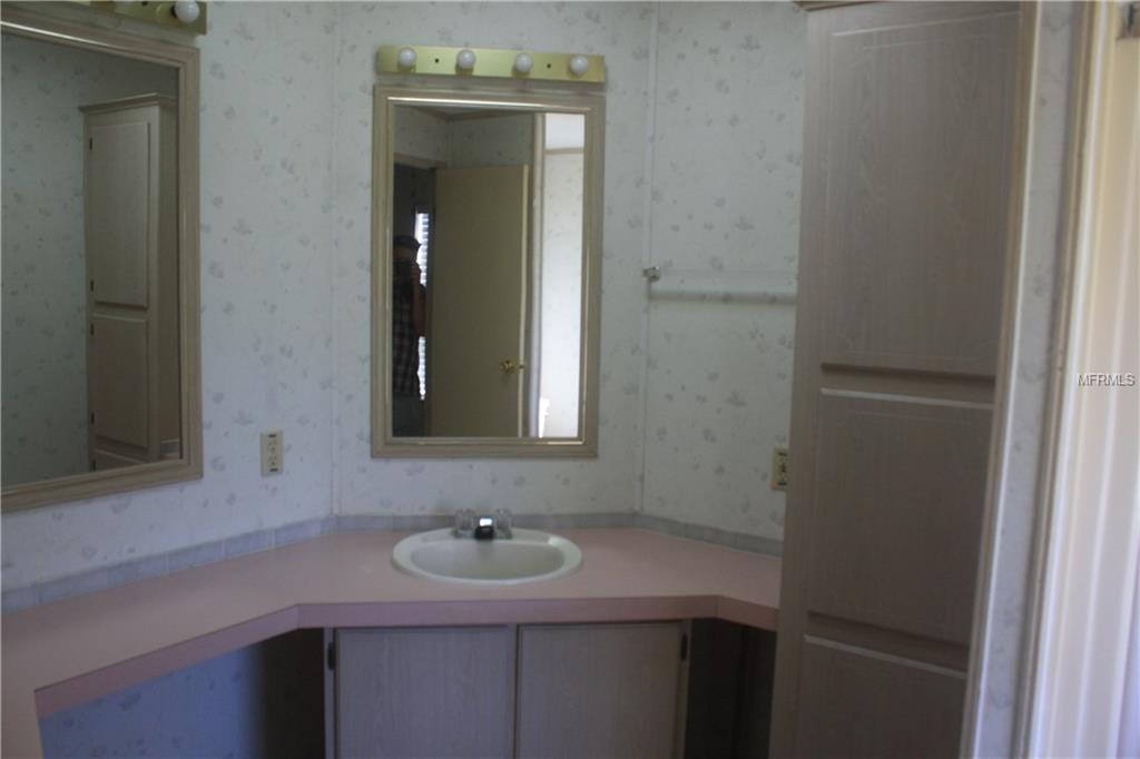 580 LAKESIDE BOULEVARD, KENANSVILLE, Florida 34739, 2 Bedrooms Bedrooms, 6 Rooms Rooms,2 BathroomsBathrooms,Residential,For sale,LAKESIDE,S4848109