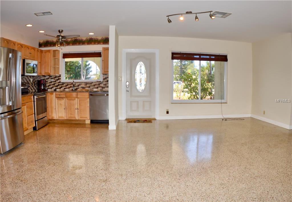 413 TIHAMI ROAD, VENICE, Florida 34293, 3 Bedrooms Bedrooms, 6 Rooms Rooms,2 BathroomsBathrooms,Residential,For sale,TIHAMI,N5915992