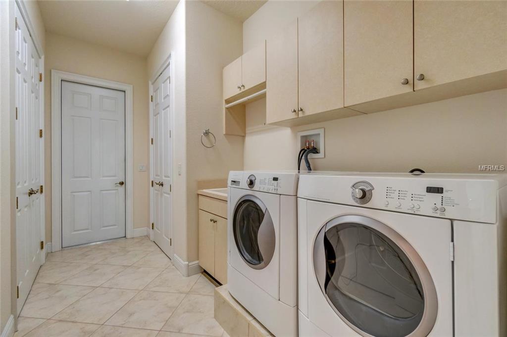 10096 HOLLY BERRY DRIVE, WEEKI WACHEE, Florida 34613, 3 Bedrooms Bedrooms, 8 Rooms Rooms,2 BathroomsBathrooms,Residential,For sale,HOLLY BERRY,W7637850