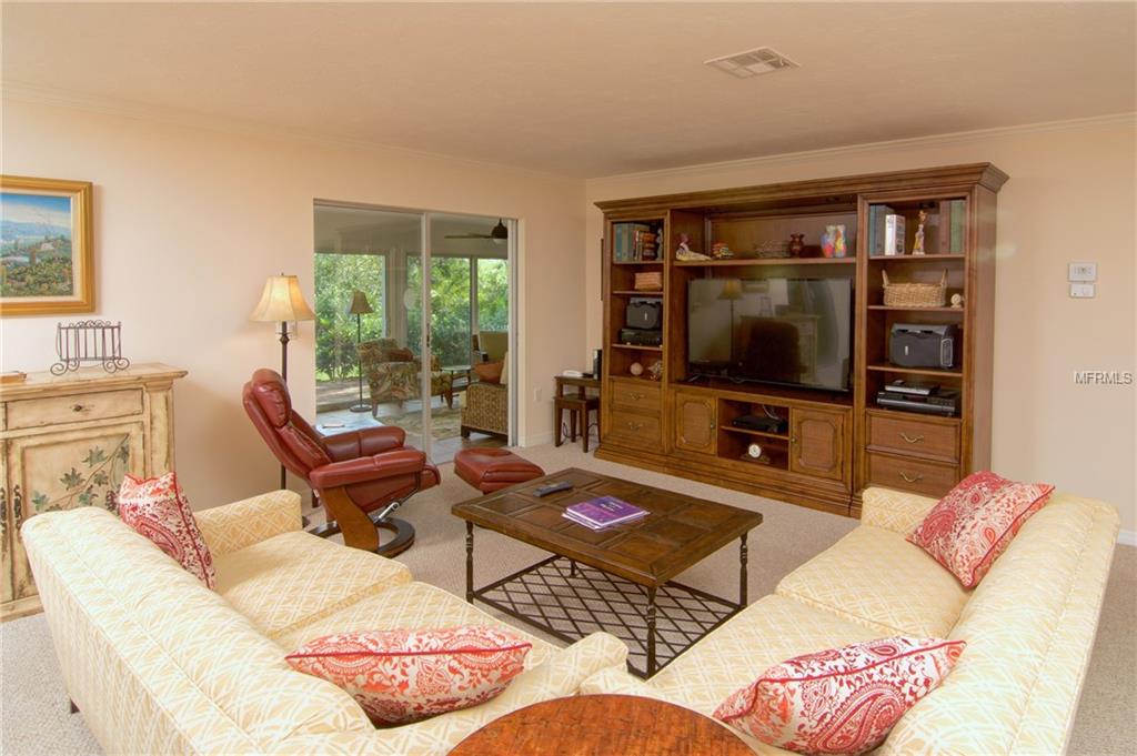 704 TROPICAL CIRCLE, SARASOTA, Florida 34242, 3 Bedrooms Bedrooms, 6 Rooms Rooms,2 BathroomsBathrooms,Residential,For sale,TROPICAL,A4197363