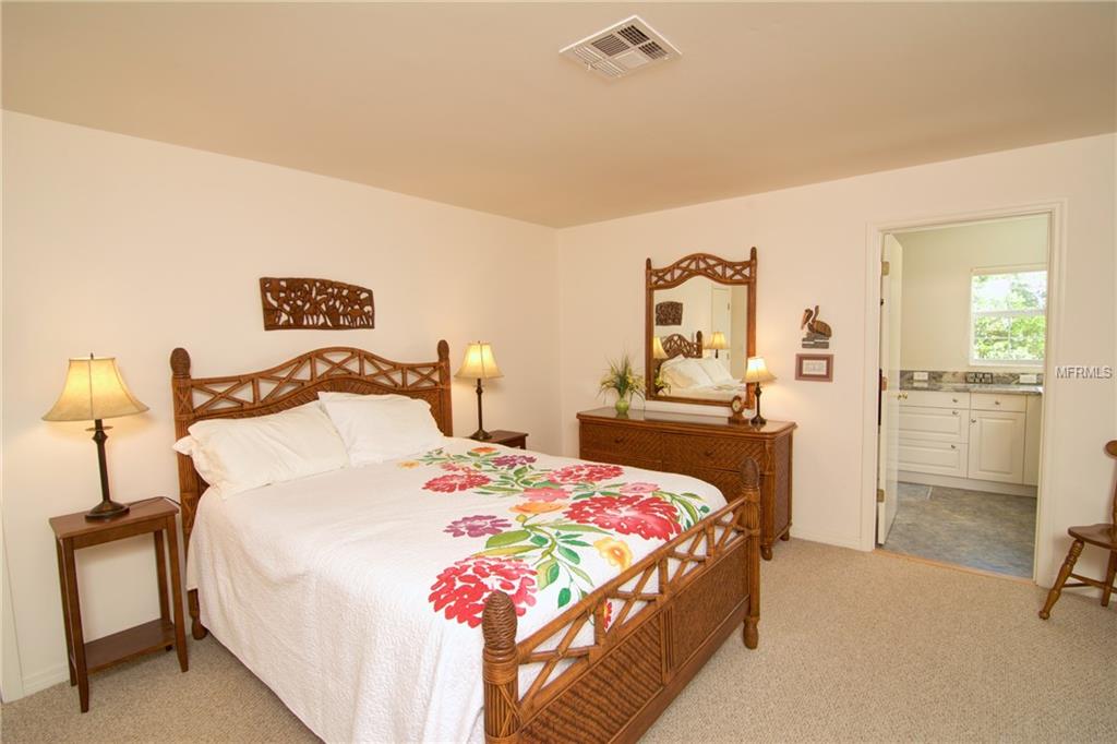 704 TROPICAL CIRCLE, SARASOTA, Florida 34242, 3 Bedrooms Bedrooms, 6 Rooms Rooms,2 BathroomsBathrooms,Residential,For sale,TROPICAL,A4197363