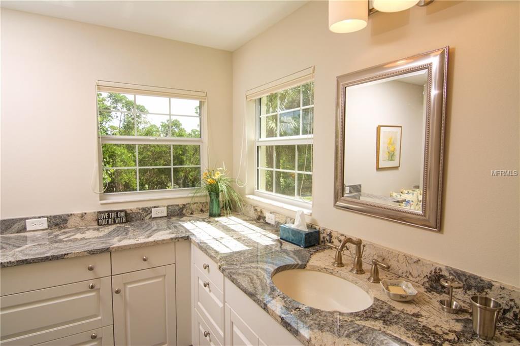 704 TROPICAL CIRCLE, SARASOTA, Florida 34242, 3 Bedrooms Bedrooms, 6 Rooms Rooms,2 BathroomsBathrooms,Residential,For sale,TROPICAL,A4197363