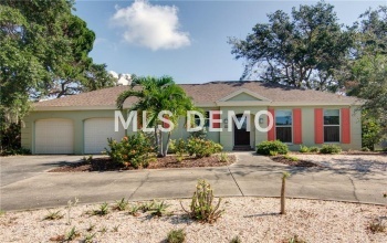 704 TROPICAL CIRCLE, SARASOTA, Florida 34242, 3 Bedrooms Bedrooms, 6 Rooms Rooms,2 BathroomsBathrooms,Residential,For sale,TROPICAL,A4197363