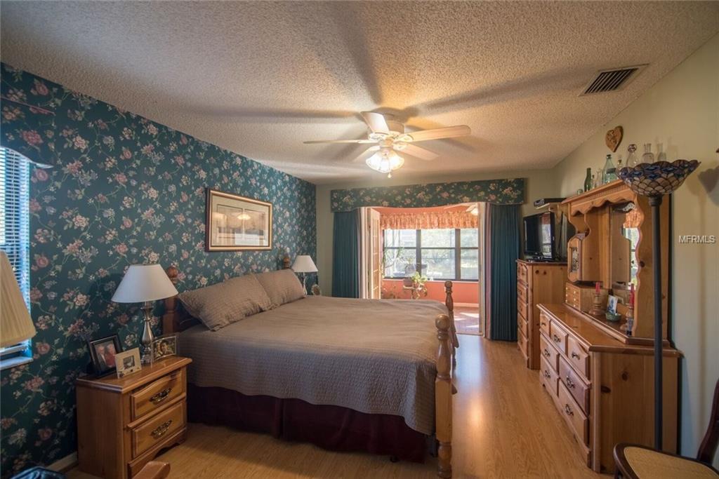 1563 KINSMAN WAY, LAKELAND, Florida 33809, 4 Bedrooms Bedrooms, 3 Rooms Rooms,2 BathroomsBathrooms,Residential,For sale,KINSMAN,L4724563