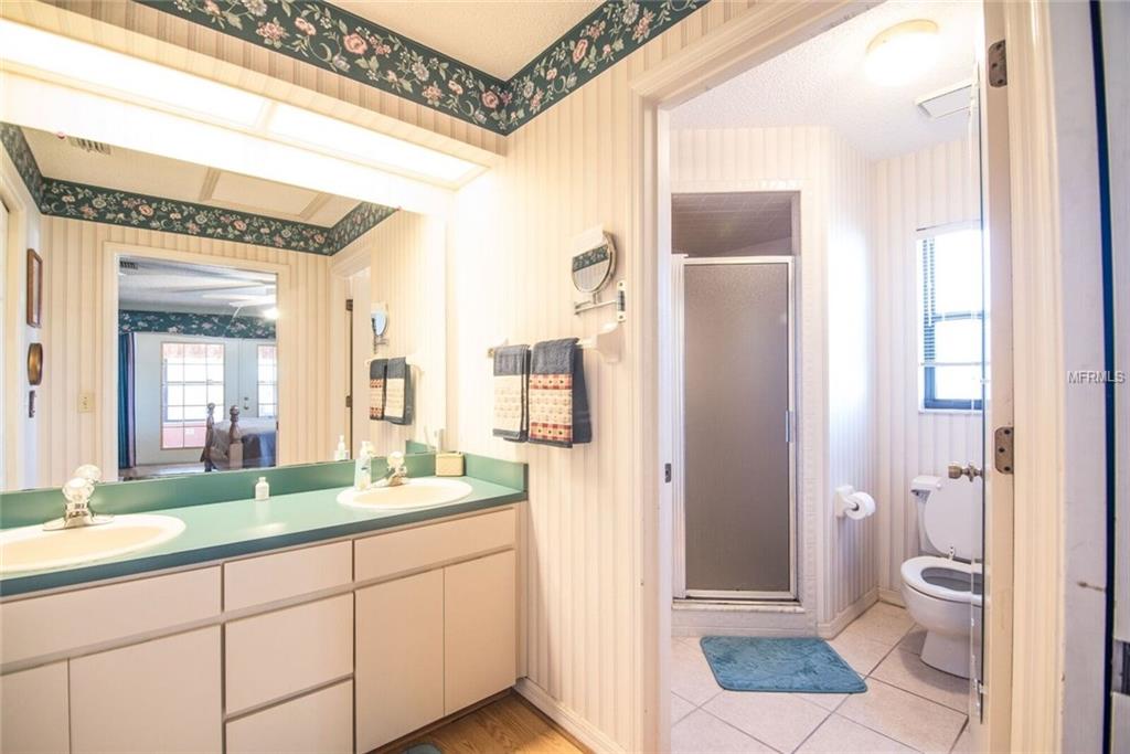 1563 KINSMAN WAY, LAKELAND, Florida 33809, 4 Bedrooms Bedrooms, 3 Rooms Rooms,2 BathroomsBathrooms,Residential,For sale,KINSMAN,L4724563