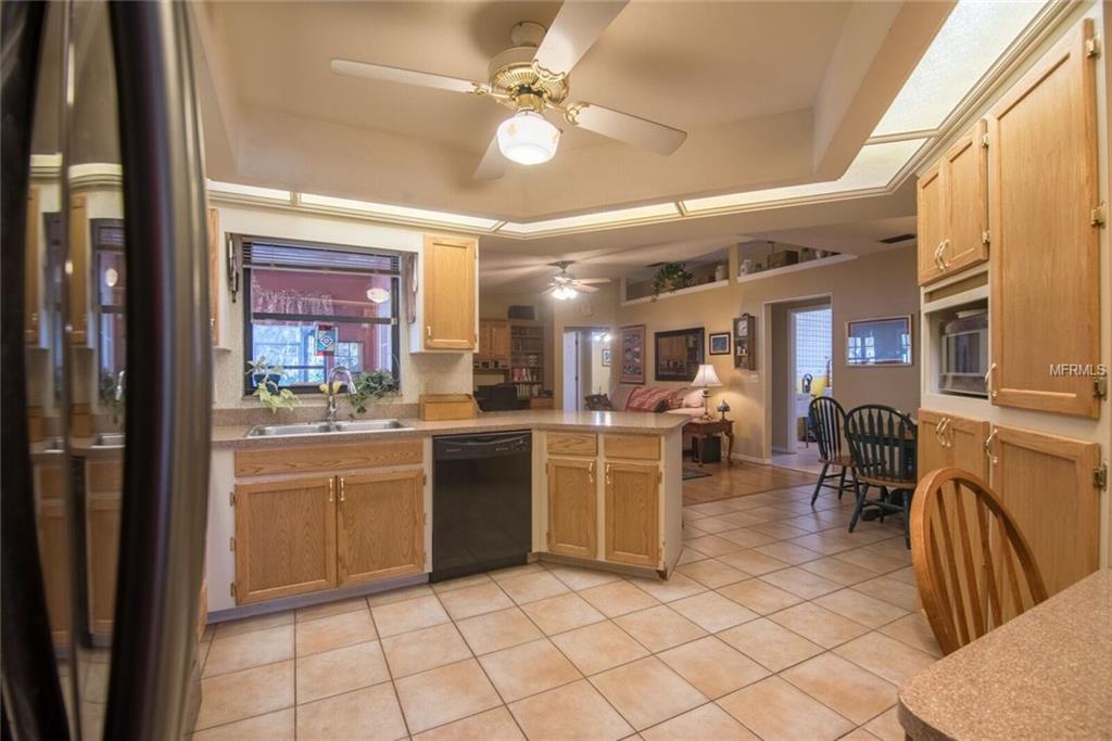 1563 KINSMAN WAY, LAKELAND, Florida 33809, 4 Bedrooms Bedrooms, 3 Rooms Rooms,2 BathroomsBathrooms,Residential,For sale,KINSMAN,L4724563