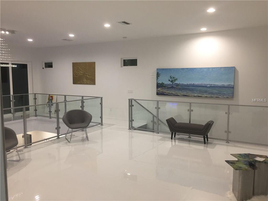 2745 S EAST AVENUE, SARASOTA, Florida 34239, 3 Bedrooms Bedrooms, 3 Rooms Rooms,3 BathroomsBathrooms,Residential,For sale,EAST,A4205568