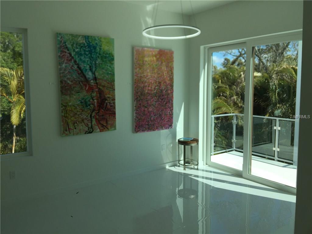 2745 S EAST AVENUE, SARASOTA, Florida 34239, 3 Bedrooms Bedrooms, 3 Rooms Rooms,3 BathroomsBathrooms,Residential,For sale,EAST,A4205568