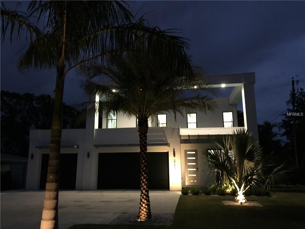 2745 S EAST AVENUE, SARASOTA, Florida 34239, 3 Bedrooms Bedrooms, 3 Rooms Rooms,3 BathroomsBathrooms,Residential,For sale,EAST,A4205568