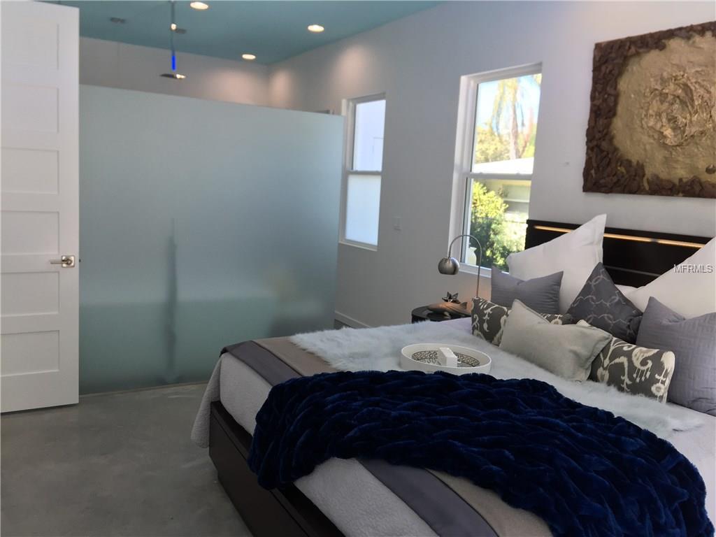 2745 S EAST AVENUE, SARASOTA, Florida 34239, 3 Bedrooms Bedrooms, 3 Rooms Rooms,3 BathroomsBathrooms,Residential,For sale,EAST,A4205568