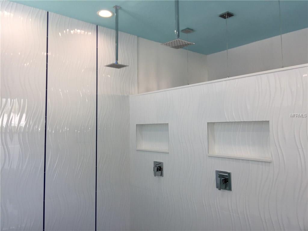 2745 S EAST AVENUE, SARASOTA, Florida 34239, 3 Bedrooms Bedrooms, 3 Rooms Rooms,3 BathroomsBathrooms,Residential,For sale,EAST,A4205568