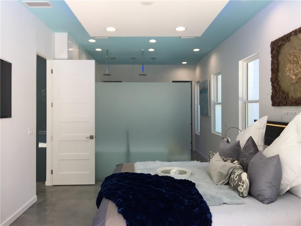 2745 S EAST AVENUE, SARASOTA, Florida 34239, 3 Bedrooms Bedrooms, 3 Rooms Rooms,3 BathroomsBathrooms,Residential,For sale,EAST,A4205568