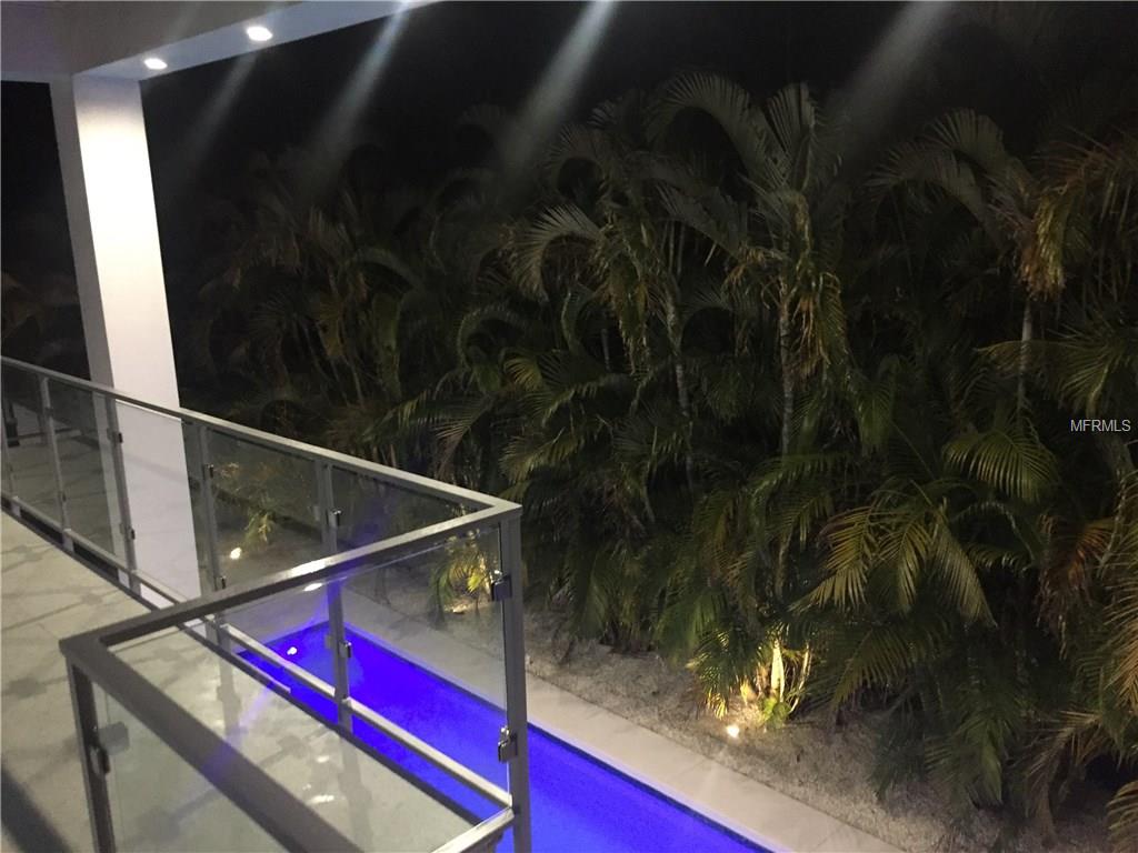 2745 S EAST AVENUE, SARASOTA, Florida 34239, 3 Bedrooms Bedrooms, 3 Rooms Rooms,3 BathroomsBathrooms,Residential,For sale,EAST,A4205568