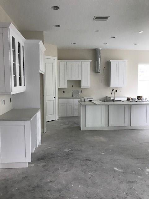 711 34TH AVENUE N, ST PETERSBURG, Florida 33704, 5 Bedrooms Bedrooms, 8 Rooms Rooms,4 BathroomsBathrooms,Residential,For sale,34TH,T2922145