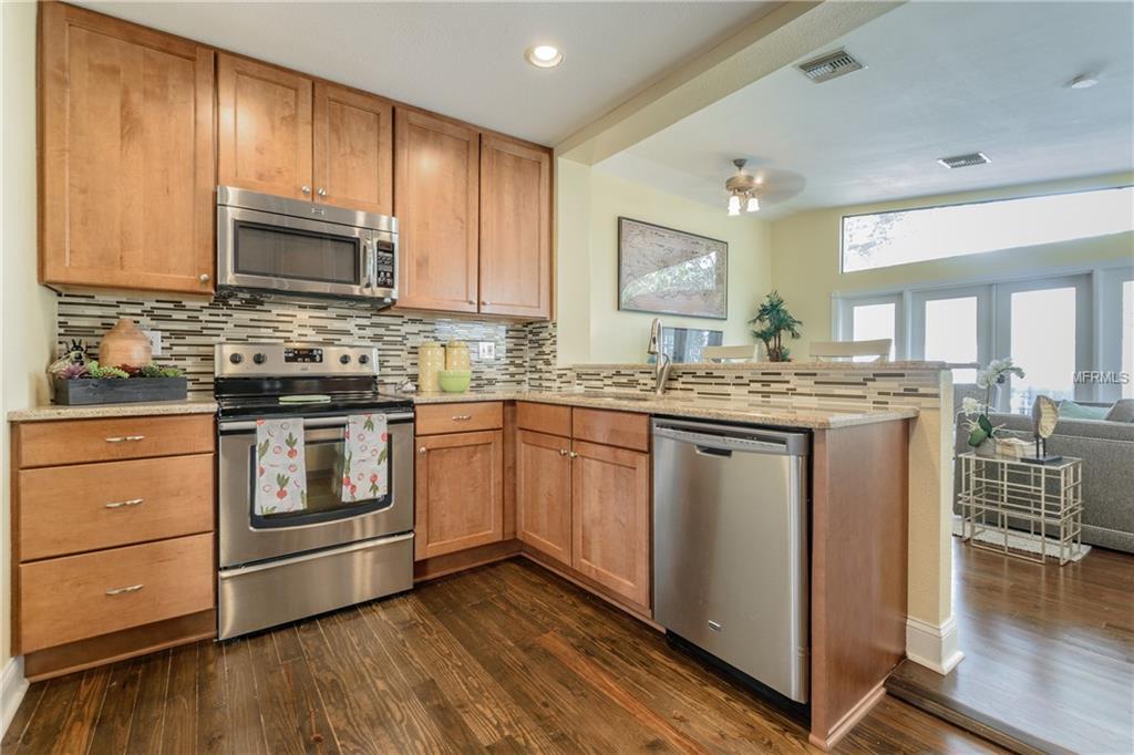 2409 W STROUD AVENUE, TAMPA, Florida 33629, 3 Bedrooms Bedrooms, 6 Rooms Rooms,2 BathroomsBathrooms,Residential,For sale,STROUD,T2925023