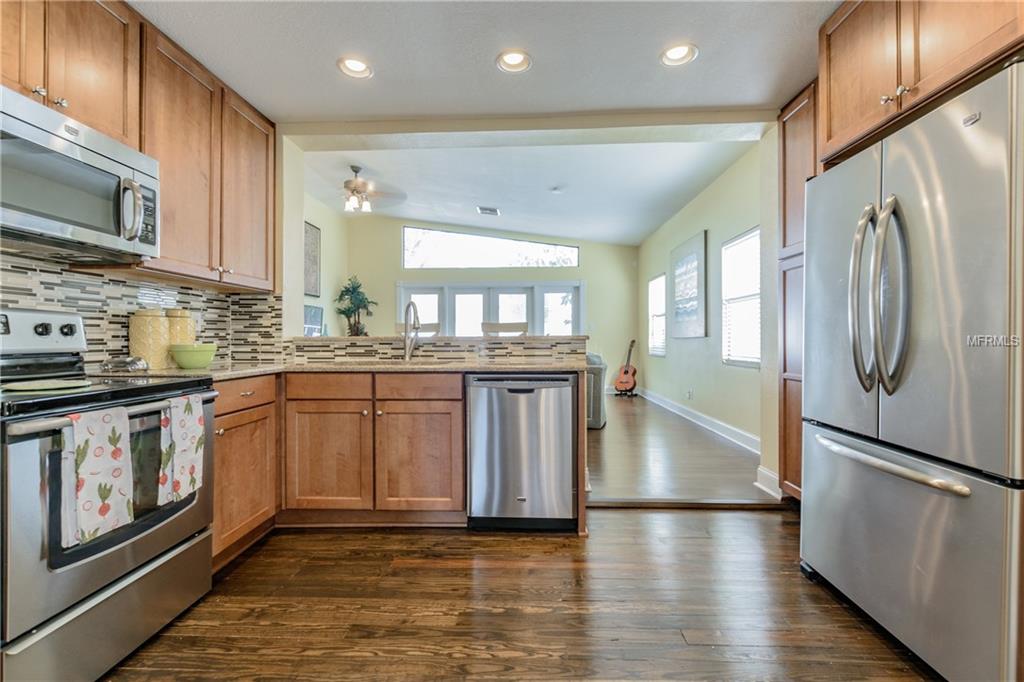 2409 W STROUD AVENUE, TAMPA, Florida 33629, 3 Bedrooms Bedrooms, 6 Rooms Rooms,2 BathroomsBathrooms,Residential,For sale,STROUD,T2925023