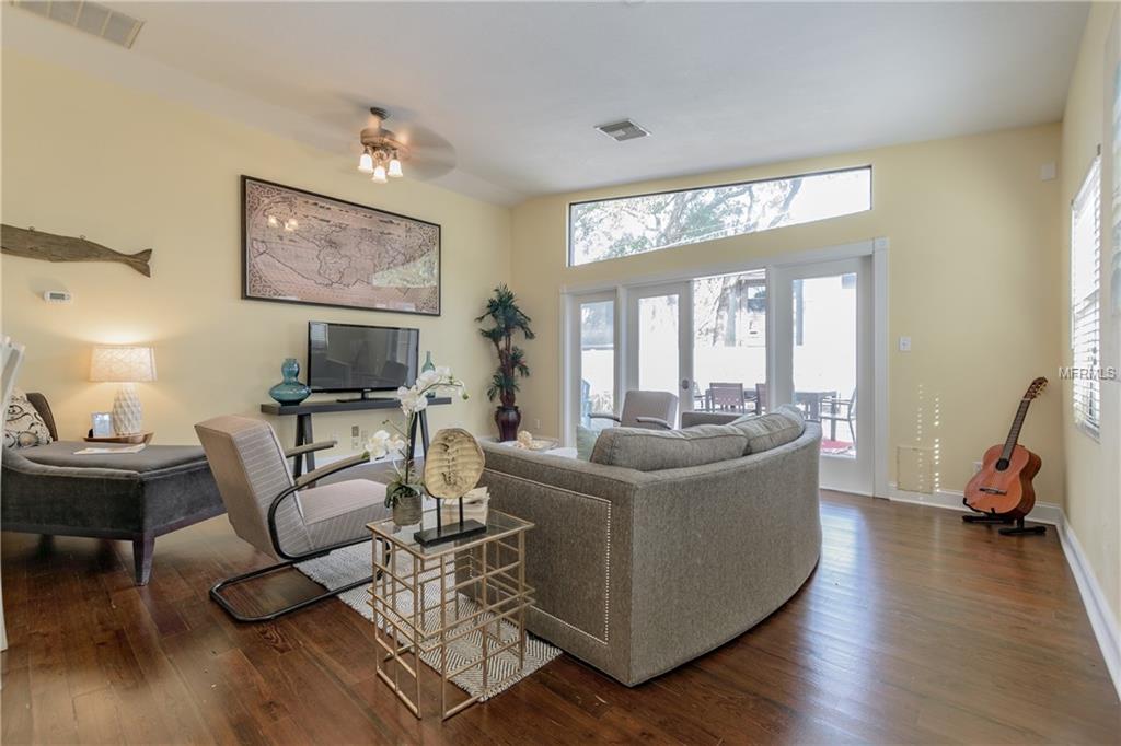 2409 W STROUD AVENUE, TAMPA, Florida 33629, 3 Bedrooms Bedrooms, 6 Rooms Rooms,2 BathroomsBathrooms,Residential,For sale,STROUD,T2925023