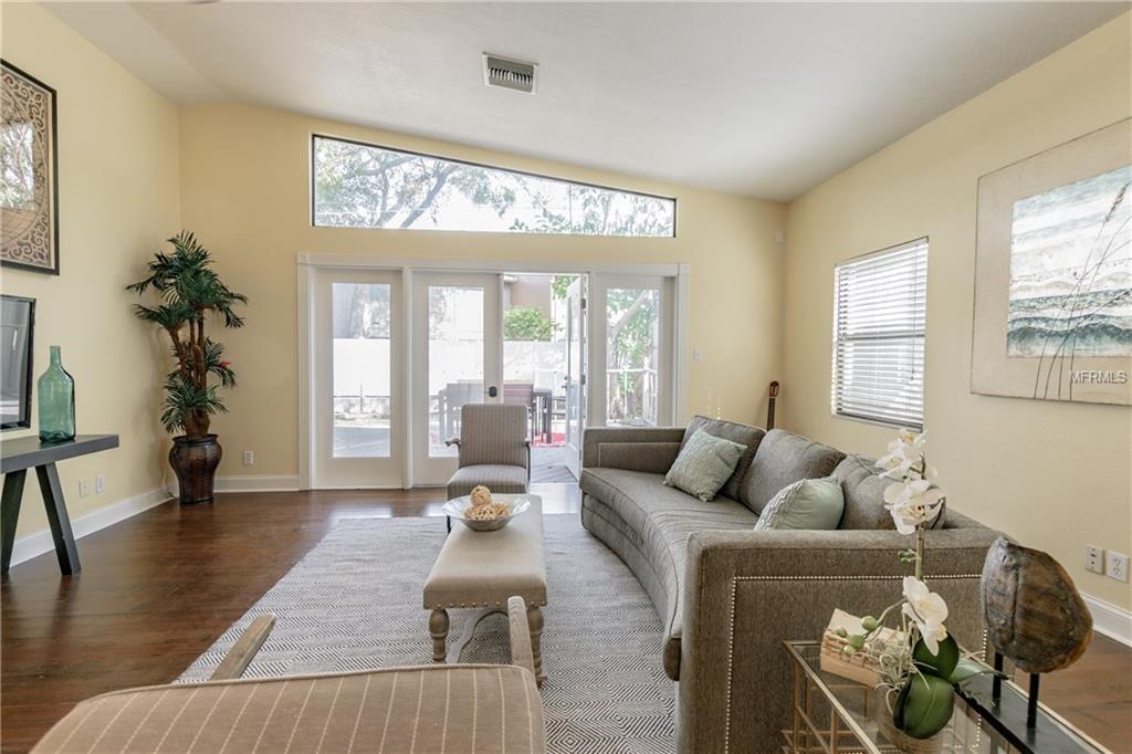 2409 W STROUD AVENUE, TAMPA, Florida 33629, 3 Bedrooms Bedrooms, 6 Rooms Rooms,2 BathroomsBathrooms,Residential,For sale,STROUD,T2925023