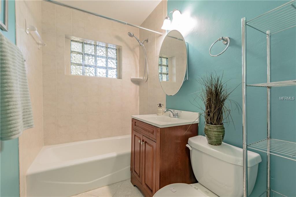 2409 W STROUD AVENUE, TAMPA, Florida 33629, 3 Bedrooms Bedrooms, 6 Rooms Rooms,2 BathroomsBathrooms,Residential,For sale,STROUD,T2925023