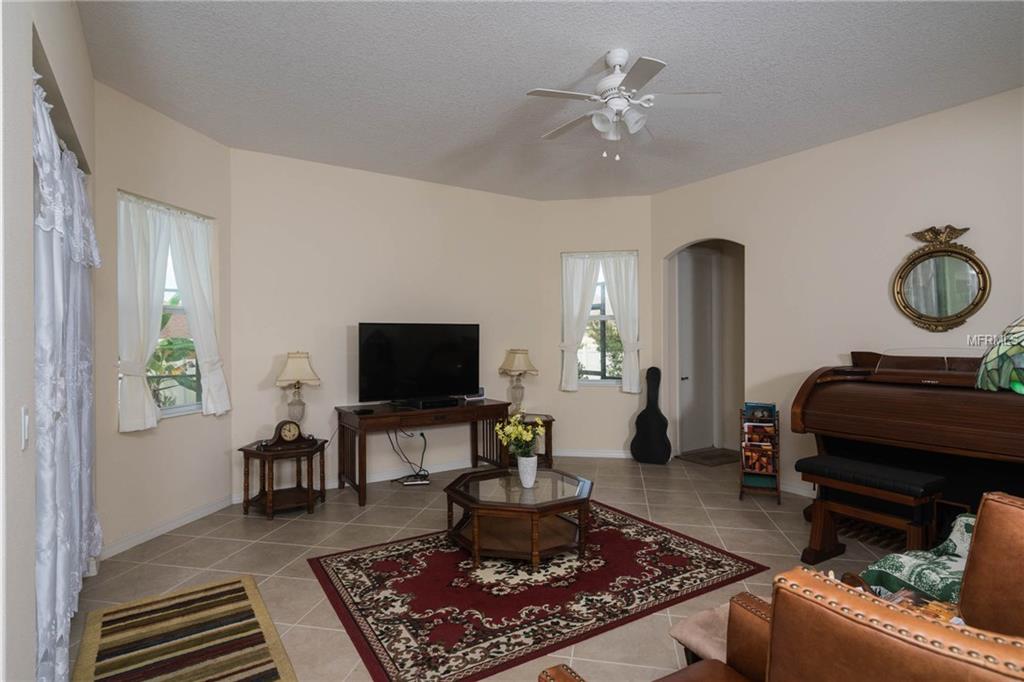 8757 BRIDGEPORT BAY CIRCLE, MOUNT DORA, Florida 32757, 4 Bedrooms Bedrooms, 10 Rooms Rooms,3 BathroomsBathrooms,Residential,For sale,BRIDGEPORT BAY,G4847672
