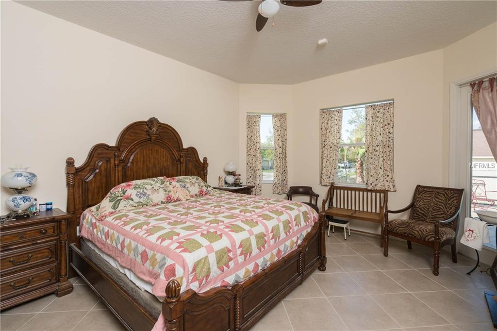 8757 BRIDGEPORT BAY CIRCLE, MOUNT DORA, Florida 32757, 4 Bedrooms Bedrooms, 10 Rooms Rooms,3 BathroomsBathrooms,Residential,For sale,BRIDGEPORT BAY,G4847672