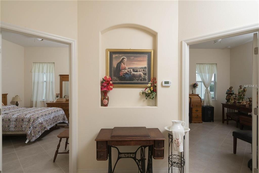 8757 BRIDGEPORT BAY CIRCLE, MOUNT DORA, Florida 32757, 4 Bedrooms Bedrooms, 10 Rooms Rooms,3 BathroomsBathrooms,Residential,For sale,BRIDGEPORT BAY,G4847672