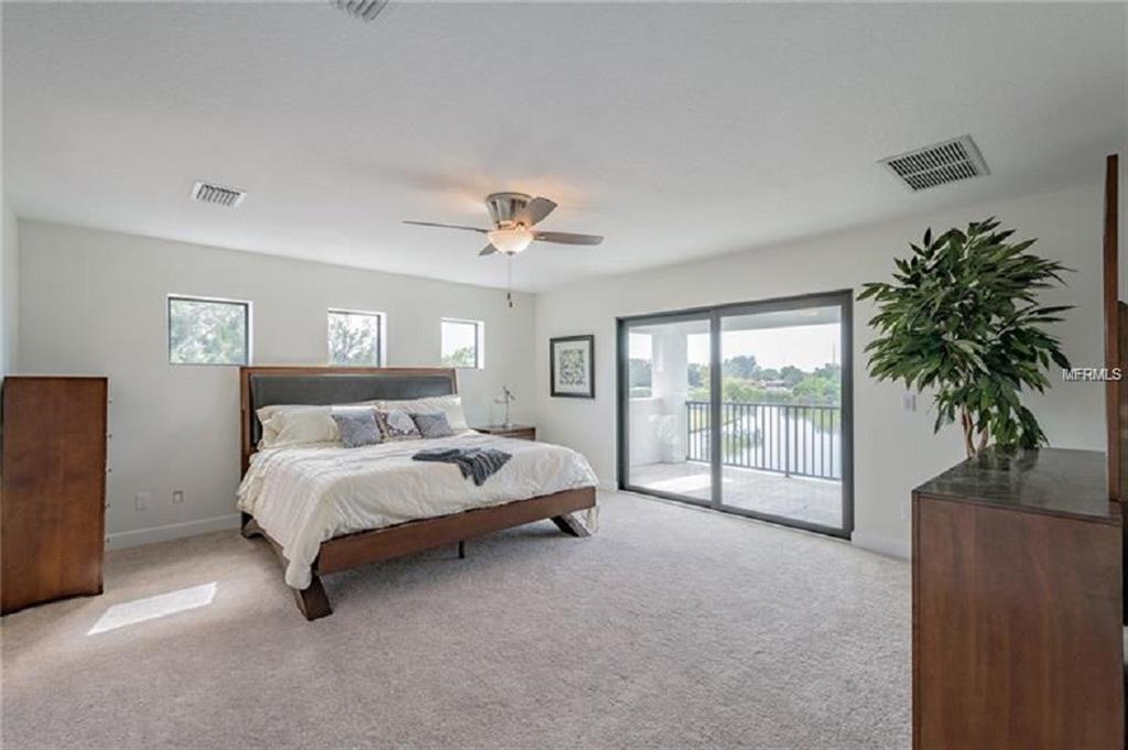 2660 COLUMBUS WAY S, ST PETERSBURG, Florida 33712, 3 Bedrooms Bedrooms, 6 Rooms Rooms,2 BathroomsBathrooms,Residential,For sale,COLUMBUS,U7842739