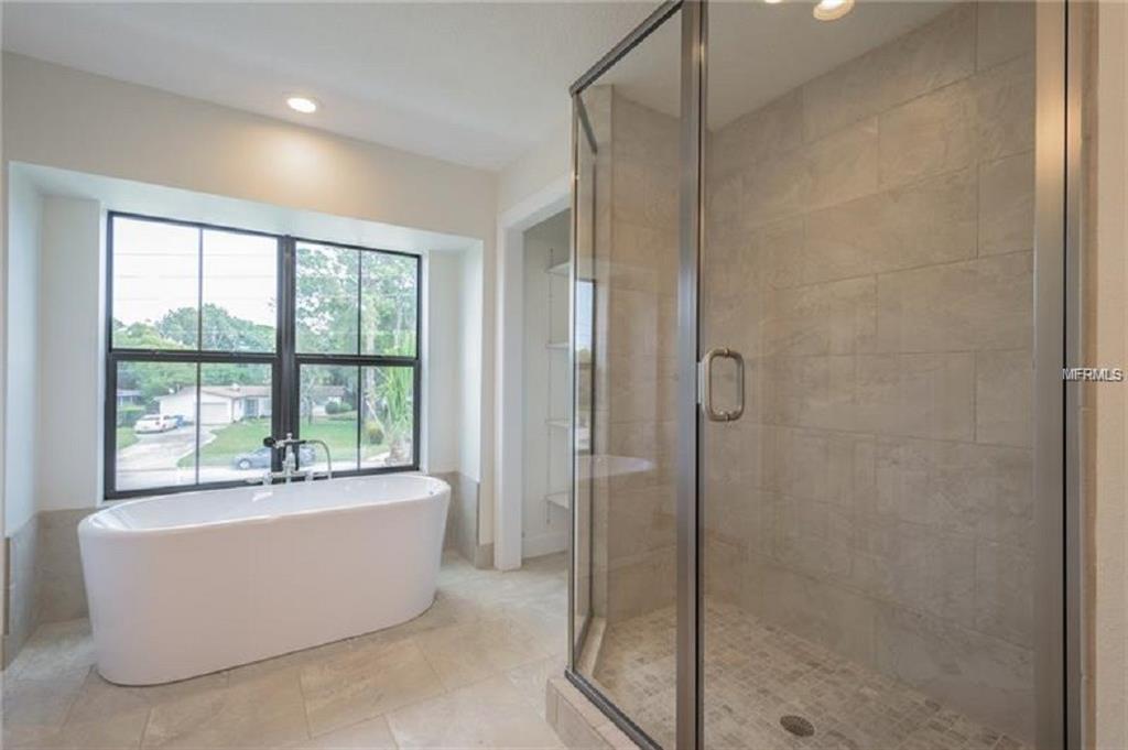 2660 COLUMBUS WAY S, ST PETERSBURG, Florida 33712, 3 Bedrooms Bedrooms, 6 Rooms Rooms,2 BathroomsBathrooms,Residential,For sale,COLUMBUS,U7842739