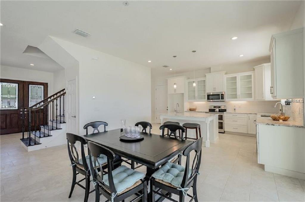 2660 COLUMBUS WAY S, ST PETERSBURG, Florida 33712, 3 Bedrooms Bedrooms, 6 Rooms Rooms,2 BathroomsBathrooms,Residential,For sale,COLUMBUS,U7842739