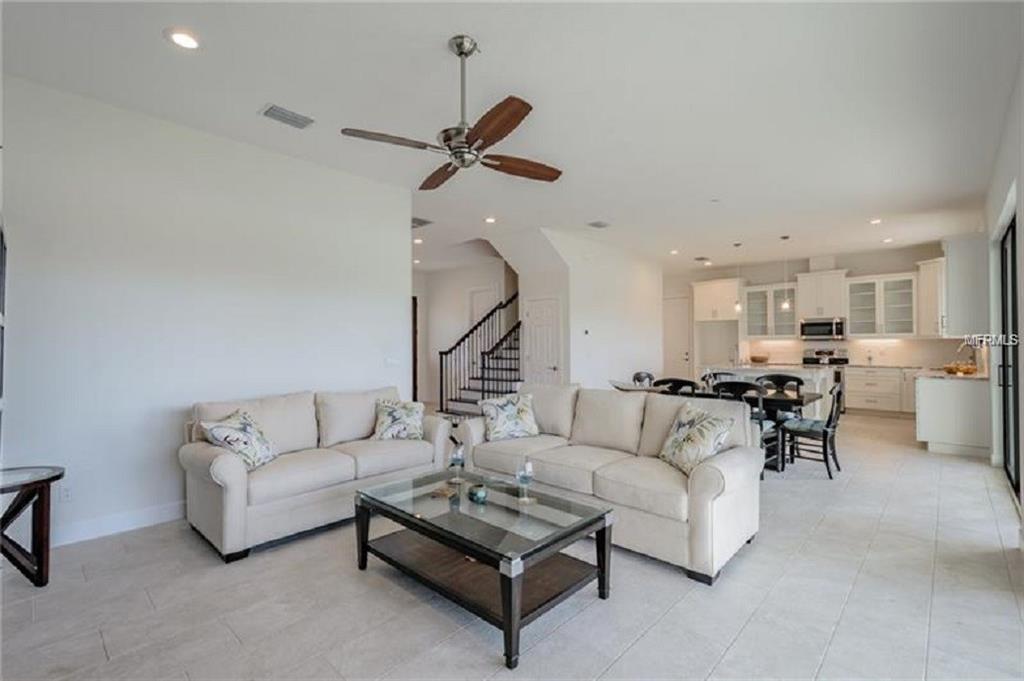 2660 COLUMBUS WAY S, ST PETERSBURG, Florida 33712, 3 Bedrooms Bedrooms, 6 Rooms Rooms,2 BathroomsBathrooms,Residential,For sale,COLUMBUS,U7842739