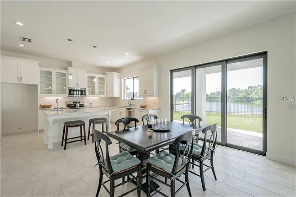 2660 COLUMBUS WAY S, ST PETERSBURG, Florida 33712, 3 Bedrooms Bedrooms, 6 Rooms Rooms,2 BathroomsBathrooms,Residential,For sale,COLUMBUS,U7842739