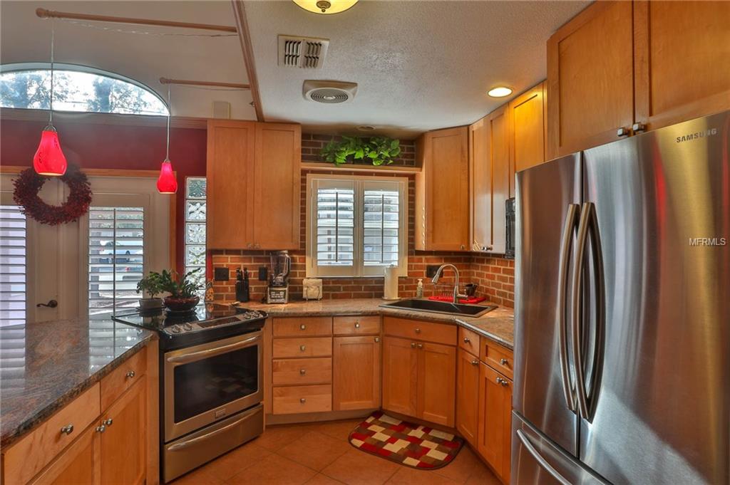 895 4TH STREET S, SAFETY HARBOR, Florida 34695, 3 Bedrooms Bedrooms, 7 Rooms Rooms,2 BathroomsBathrooms,Residential,For sale,4TH,U7846210