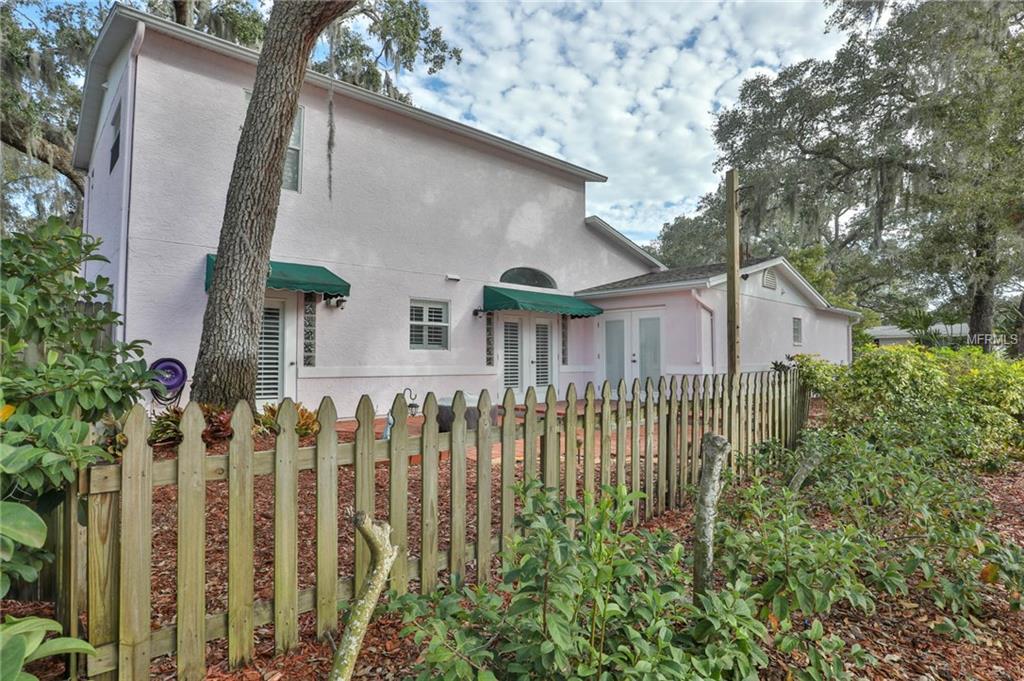 895 4TH STREET S, SAFETY HARBOR, Florida 34695, 3 Bedrooms Bedrooms, 7 Rooms Rooms,2 BathroomsBathrooms,Residential,For sale,4TH,U7846210