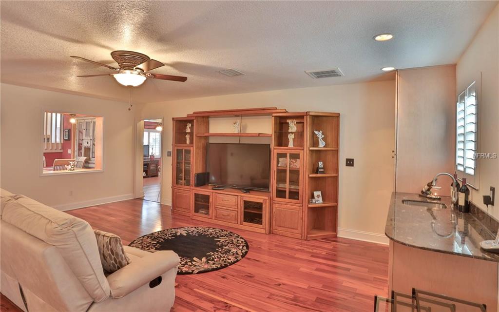 895 4TH STREET S, SAFETY HARBOR, Florida 34695, 3 Bedrooms Bedrooms, 7 Rooms Rooms,2 BathroomsBathrooms,Residential,For sale,4TH,U7846210