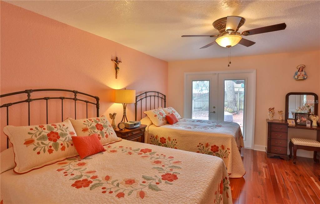 895 4TH STREET S, SAFETY HARBOR, Florida 34695, 3 Bedrooms Bedrooms, 7 Rooms Rooms,2 BathroomsBathrooms,Residential,For sale,4TH,U7846210