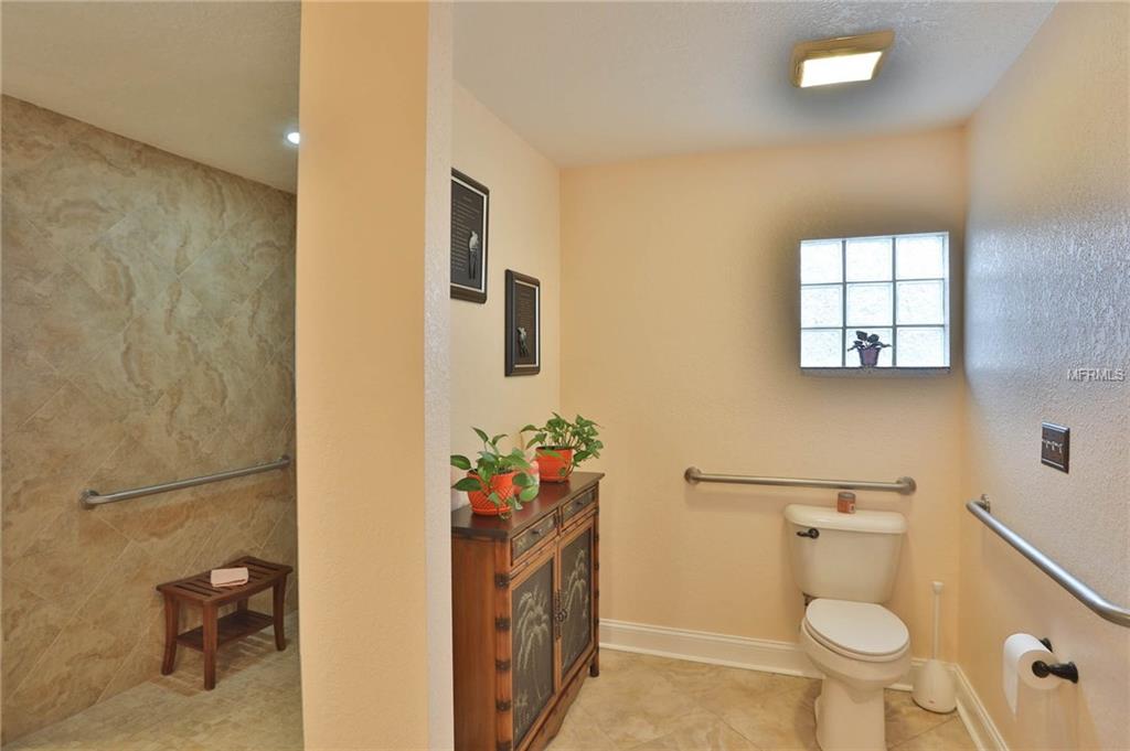 895 4TH STREET S, SAFETY HARBOR, Florida 34695, 3 Bedrooms Bedrooms, 7 Rooms Rooms,2 BathroomsBathrooms,Residential,For sale,4TH,U7846210