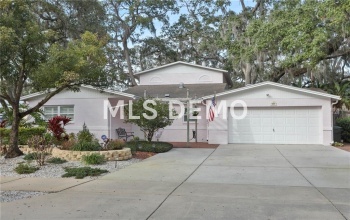 895 4TH STREET S, SAFETY HARBOR, Florida 34695, 3 Bedrooms Bedrooms, 7 Rooms Rooms,2 BathroomsBathrooms,Residential,For sale,4TH,U7846210