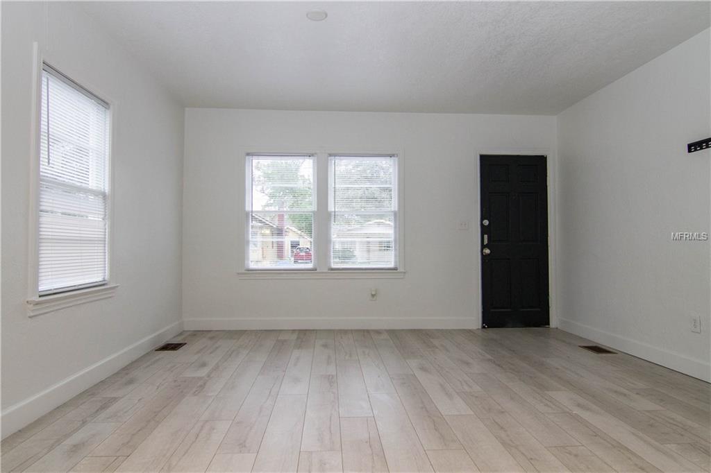 211 E MURIEL STREET, ORLANDO, Florida 32806, 3 Bedrooms Bedrooms, 3 Rooms Rooms,3 BathroomsBathrooms,Residential,For sale,MURIEL,O5561237