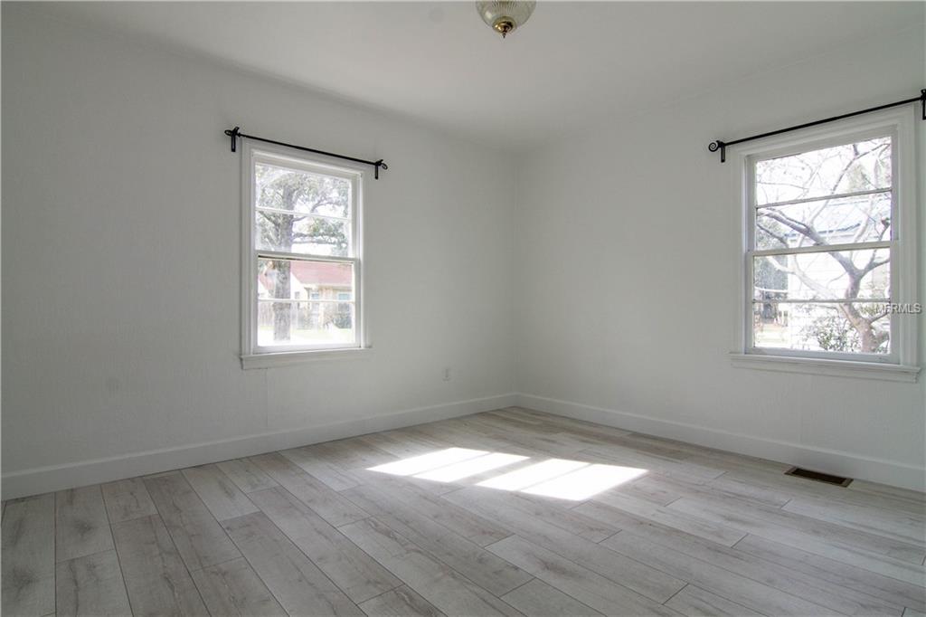 211 E MURIEL STREET, ORLANDO, Florida 32806, 3 Bedrooms Bedrooms, 3 Rooms Rooms,3 BathroomsBathrooms,Residential,For sale,MURIEL,O5561237