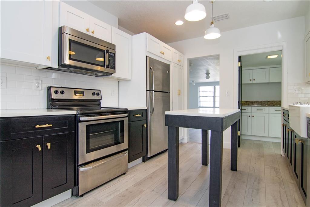 211 E MURIEL STREET, ORLANDO, Florida 32806, 3 Bedrooms Bedrooms, 3 Rooms Rooms,3 BathroomsBathrooms,Residential,For sale,MURIEL,O5561237