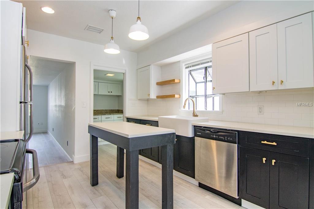 211 E MURIEL STREET, ORLANDO, Florida 32806, 3 Bedrooms Bedrooms, 3 Rooms Rooms,3 BathroomsBathrooms,Residential,For sale,MURIEL,O5561237