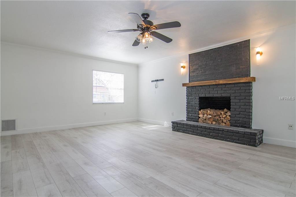 211 E MURIEL STREET, ORLANDO, Florida 32806, 3 Bedrooms Bedrooms, 3 Rooms Rooms,3 BathroomsBathrooms,Residential,For sale,MURIEL,O5561237