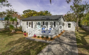 211 E MURIEL STREET, ORLANDO, Florida 32806, 3 Bedrooms Bedrooms, 3 Rooms Rooms,3 BathroomsBathrooms,Residential,For sale,MURIEL,O5561237