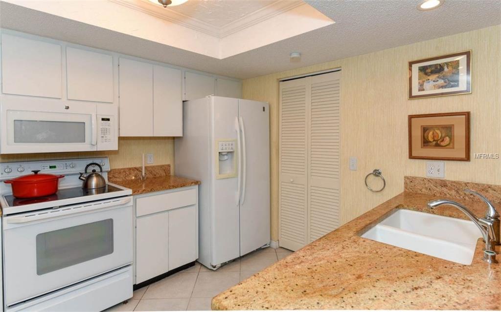 3438 WOOD OWL CIRCLE, BRADENTON, Florida 34210, 3 Bedrooms Bedrooms, 5 Rooms Rooms,2 BathroomsBathrooms,Residential,For sale,WOOD OWL,A4194865