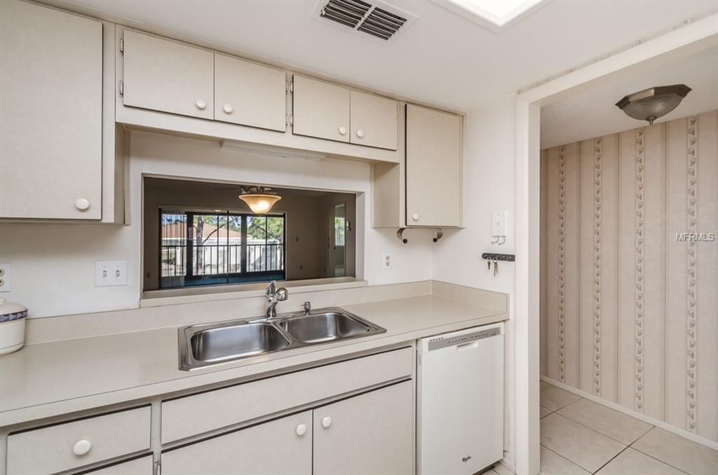 2549 ROYAL PINES CIRCLE, CLEARWATER, Florida 33763, 2 Bedrooms Bedrooms, 3 Rooms Rooms,2 BathroomsBathrooms,Residential,For sale,ROYAL PINES,U7842744